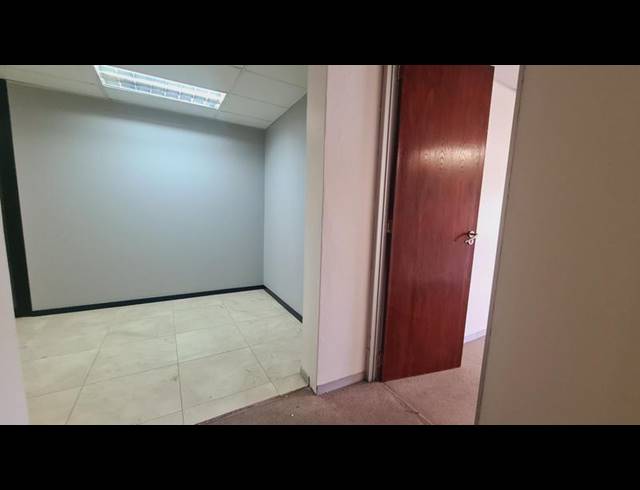 BUSINESS PROPERTY TO RENT IN TYGER VALLEY